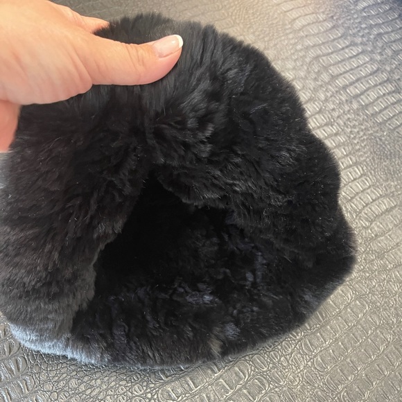 Luxurious Black Bucket REAL Fur Hat-Soft - Picture 3 of 5